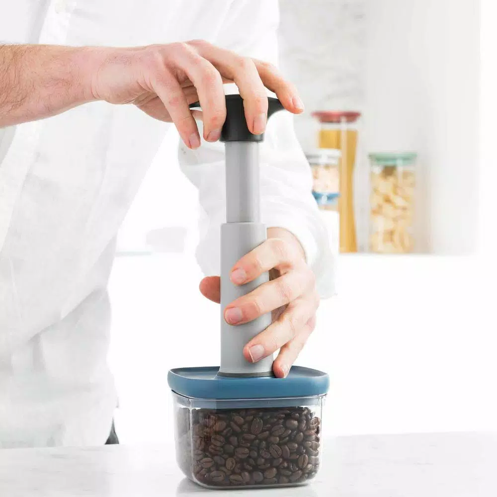 Food Storage BergHOFF Leo 4-Piece Vacuum Food Container Set 7 Food Storage BergHOFF Leo 4-Piece Vacuum Food Container Set - Image 5